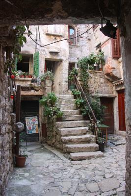[a02c9] ~Download^ Courtyard in Croatia Journal: 150 Page Lined Notebook/Diary -  %P.D.F~